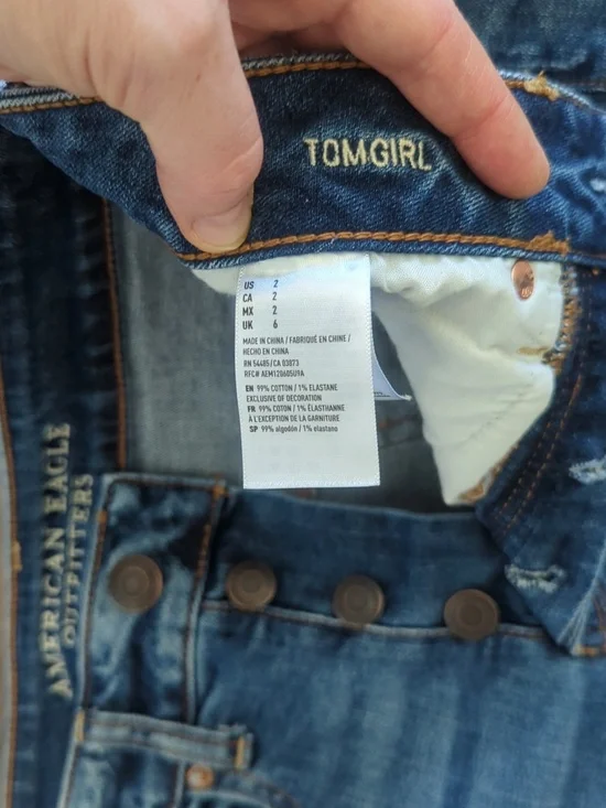 American Eagle Jean Shorts Tomgirl Stretch Size 2 - Size 6 Distressed - Picture 4 of 12